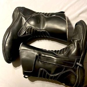 Men’s size 11 Tour Master waterproof road boots